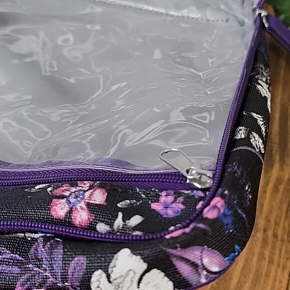 Kenneth Cole. Reaction. Travel Bag. Floral. EUC - Picture 6 of 10